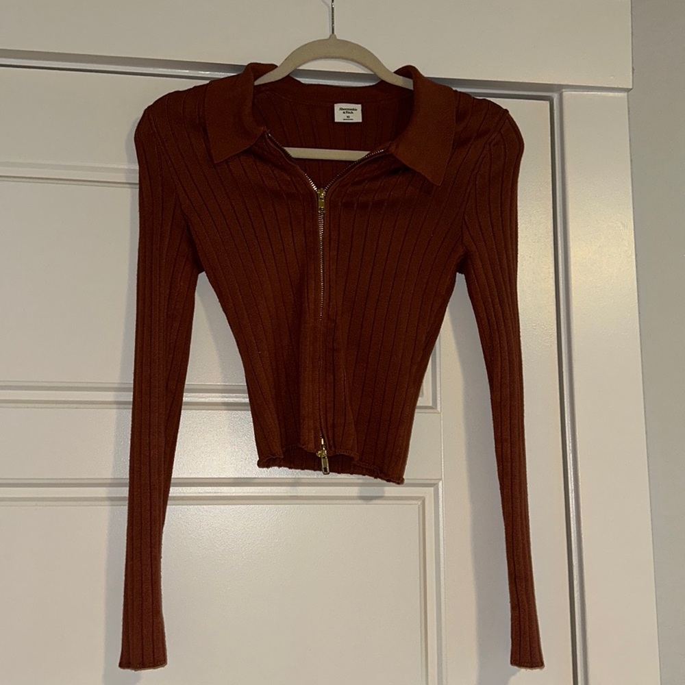 Zip up Sweater